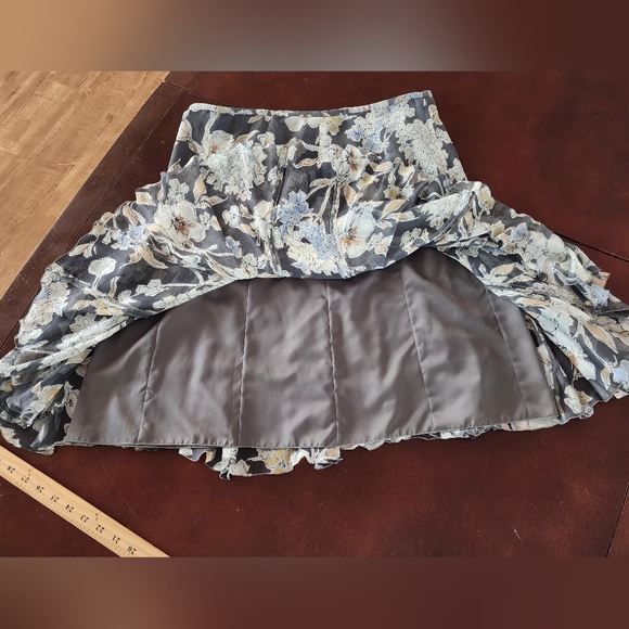 Armani Colleztione grey floral skirt size 12 - Picture 2 of 6